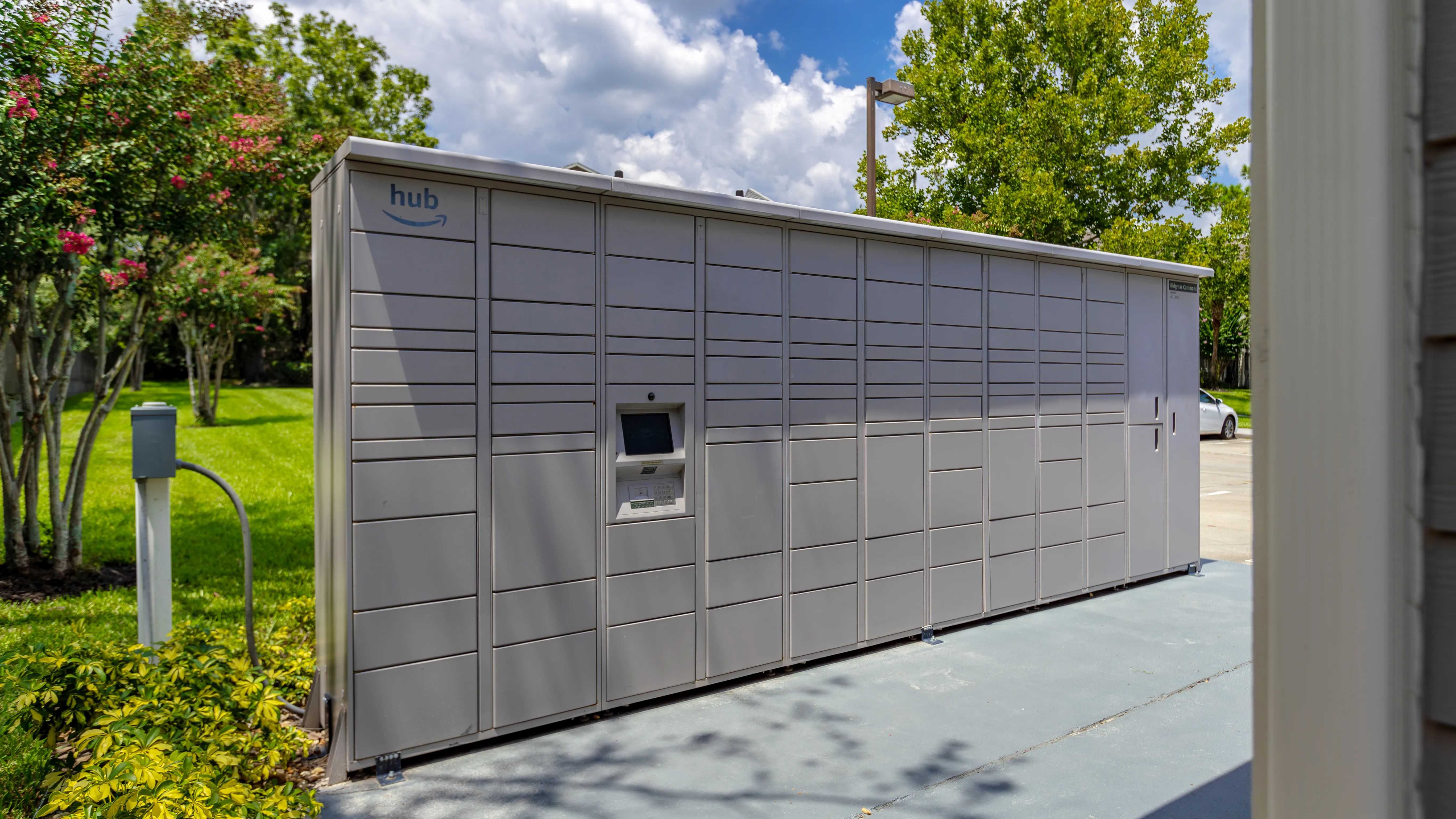 Enjoy the ease of convenient package retrieval with our Amazon HUB package lockers. 