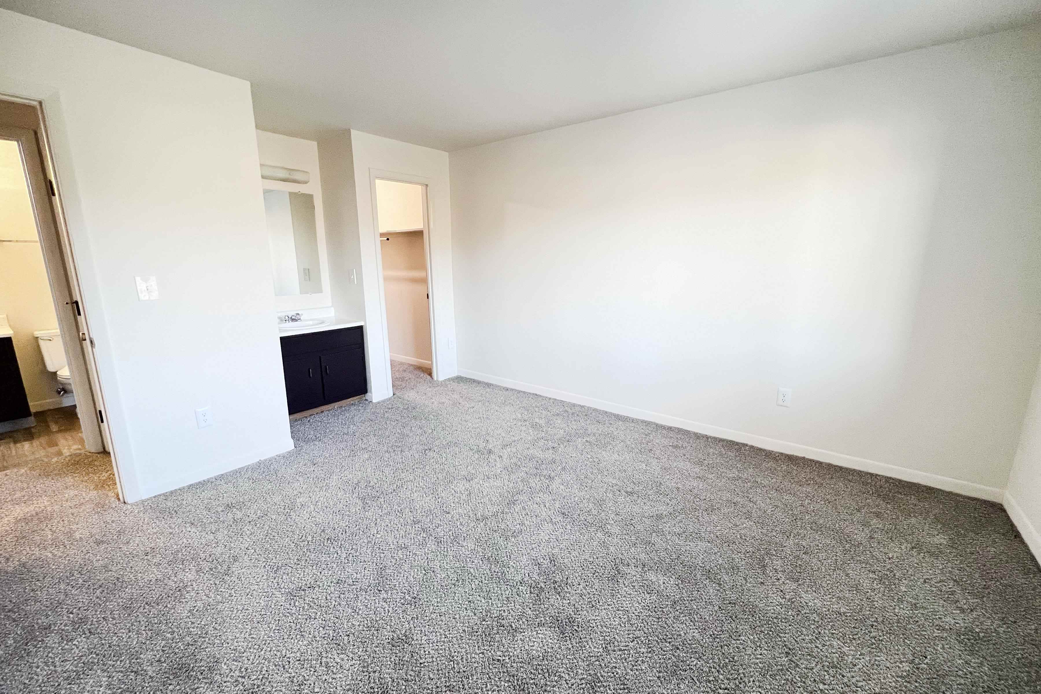 Four Worlds Apartments Image 81