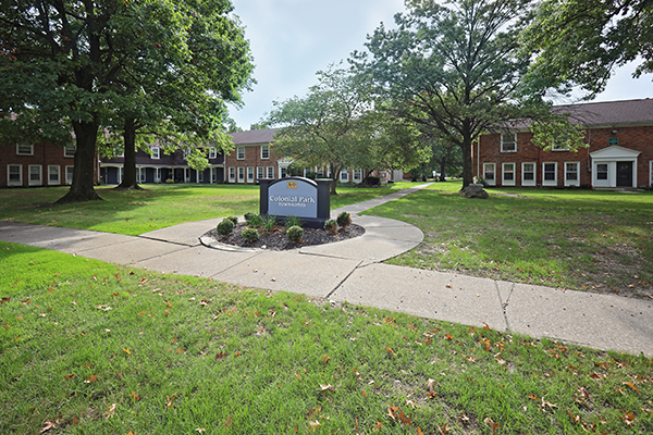 Colonial Park Townhomes Image 11