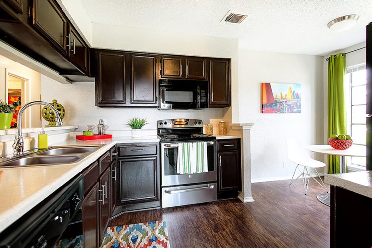 Rio at 1604 Image 15