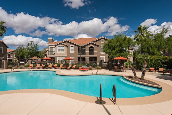 Villas On Hampton Avenue Image 7