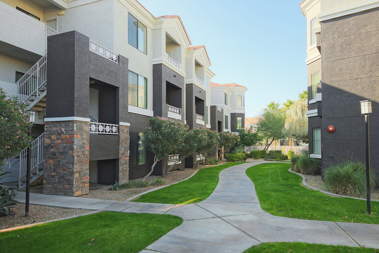 Peoria, AZ Enclave at Arrowhead exterior