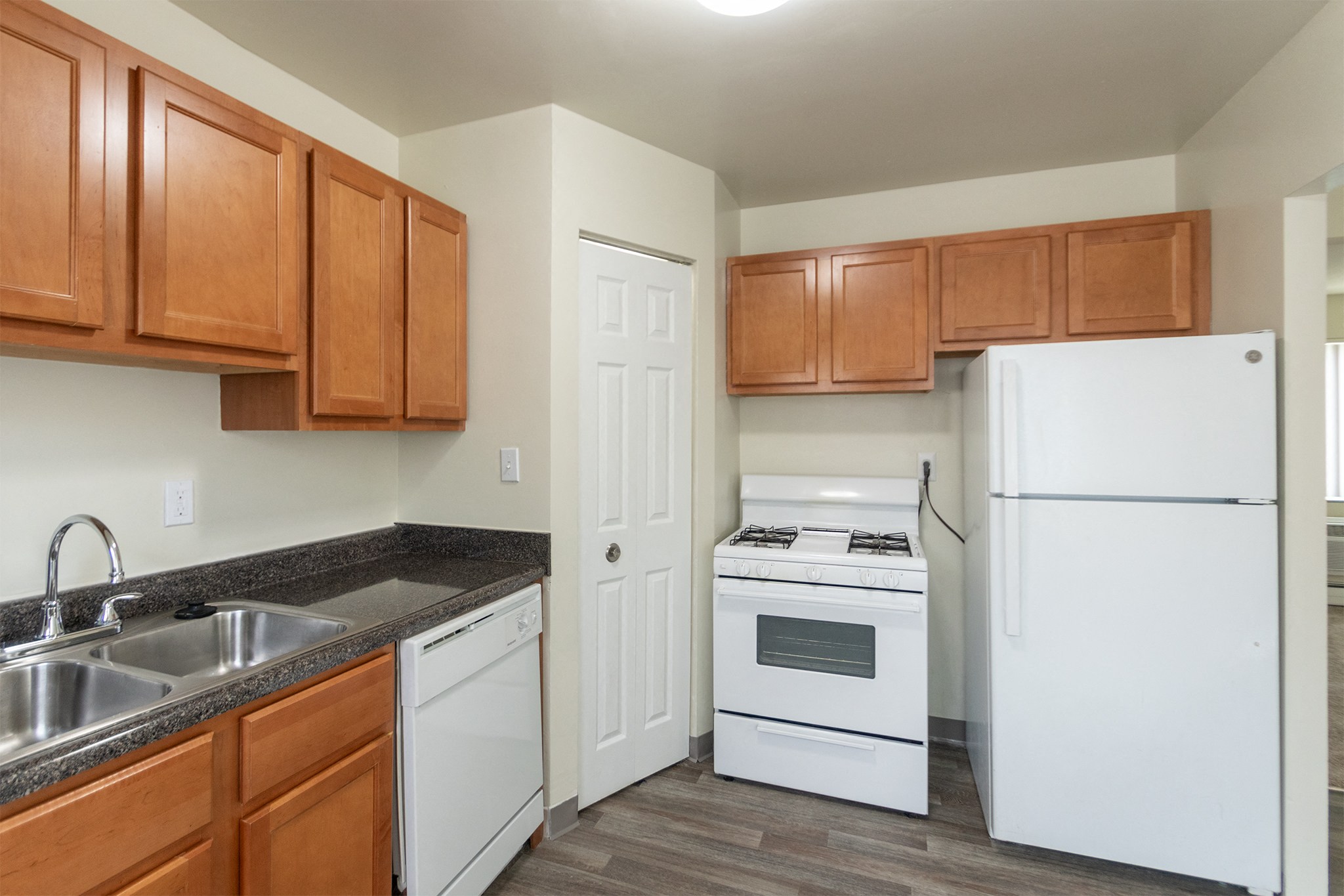 Colonial Ridge Image 38