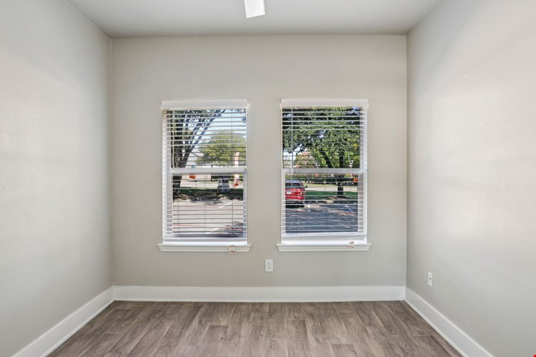 Larkin Apartment Homes Image 102