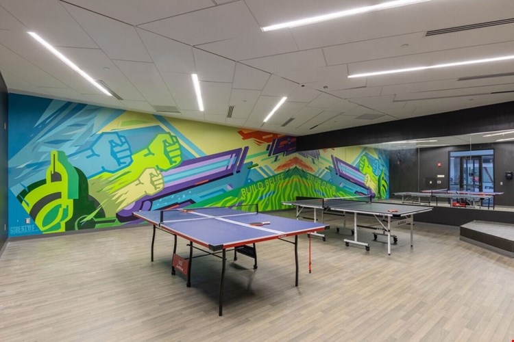 Pickwick Plaza Image 5