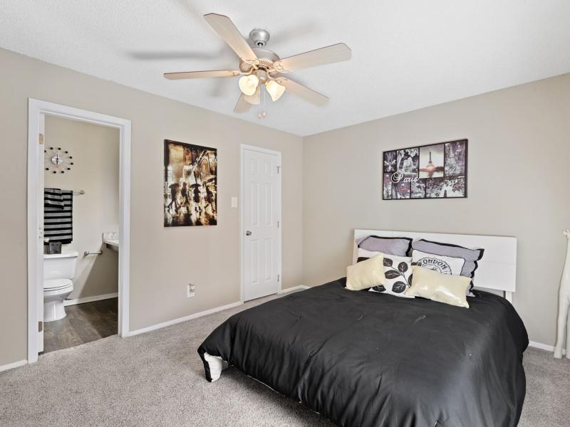 Dover Pointe Image 6