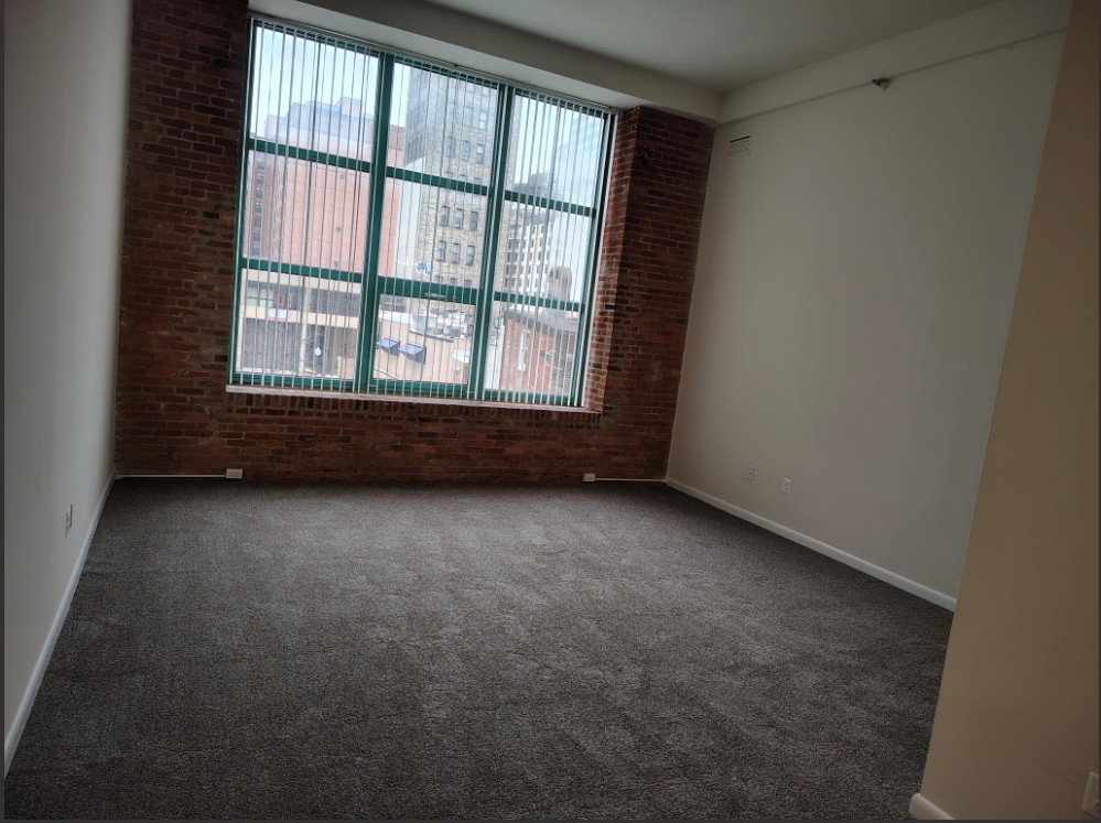 Marlboro Classic Apt & Redwood Square Image 90