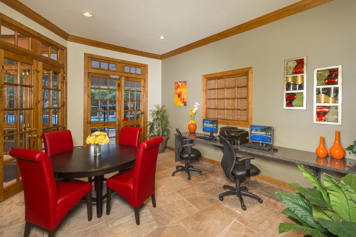 The Lodge At Westover Hills Image 6