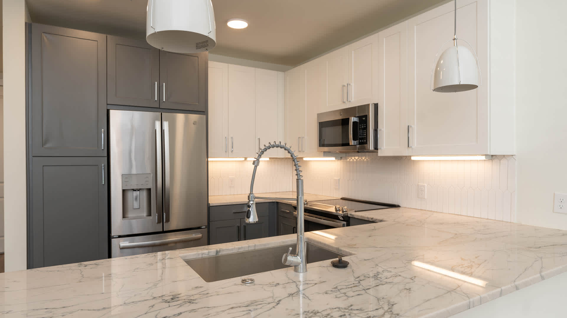 Olivian at the Realm Image 6