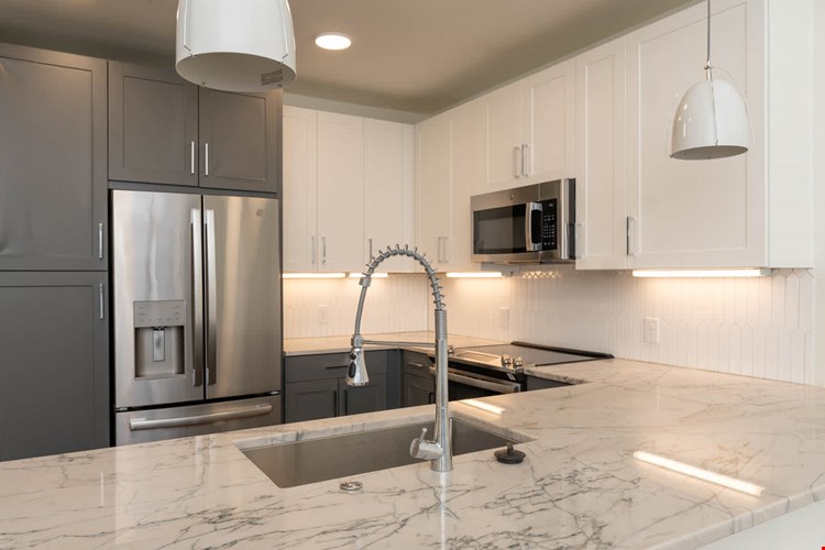 Olivian at the Realm Image 6