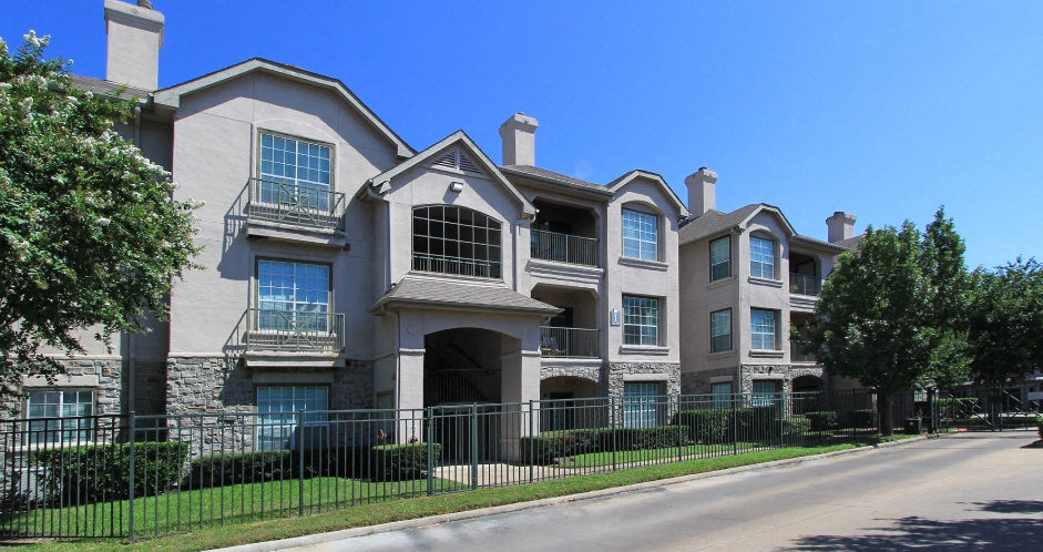 Village on the Parkway Apartments Image 4