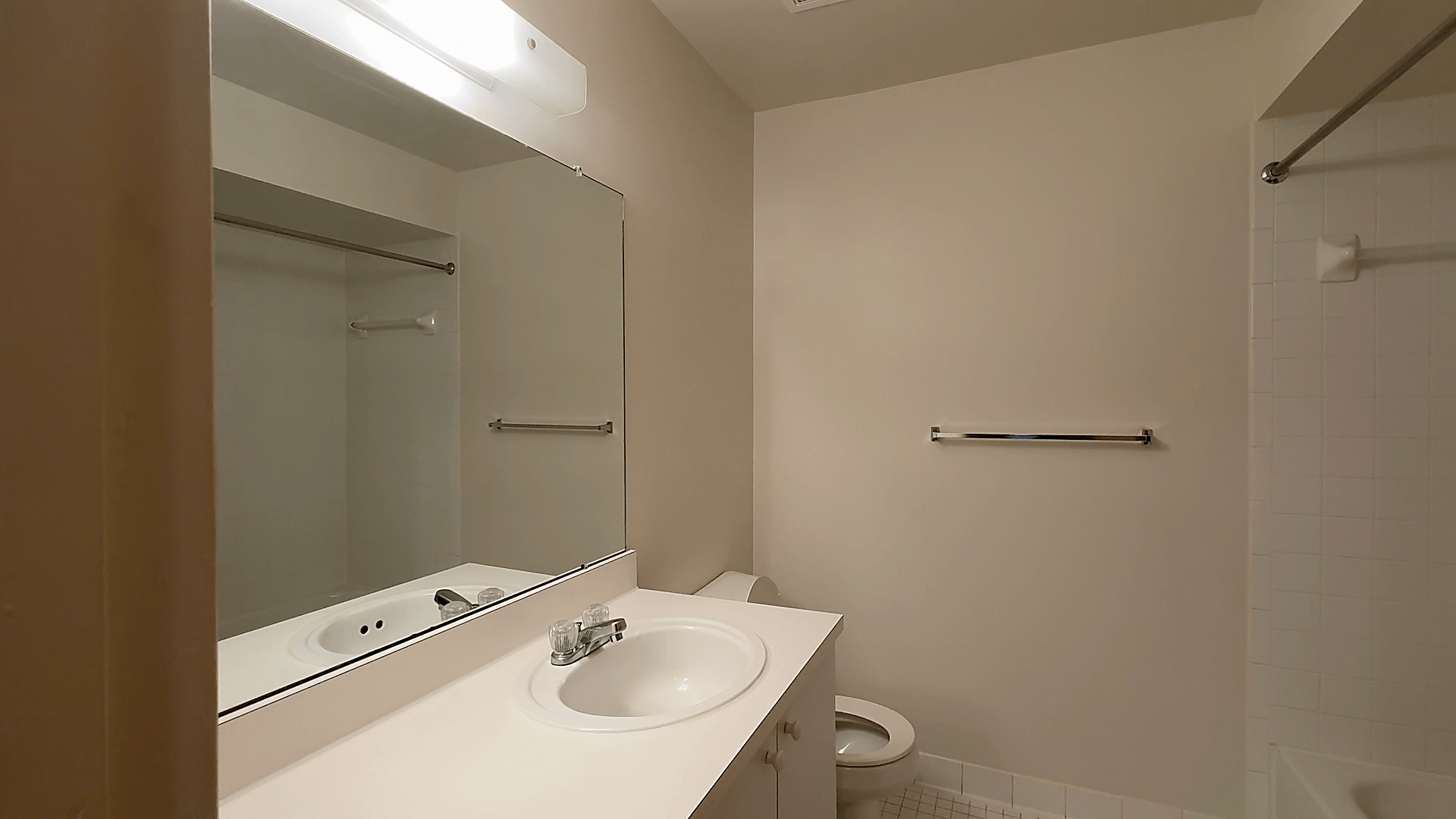 Lakeside Village Apartments Image 191