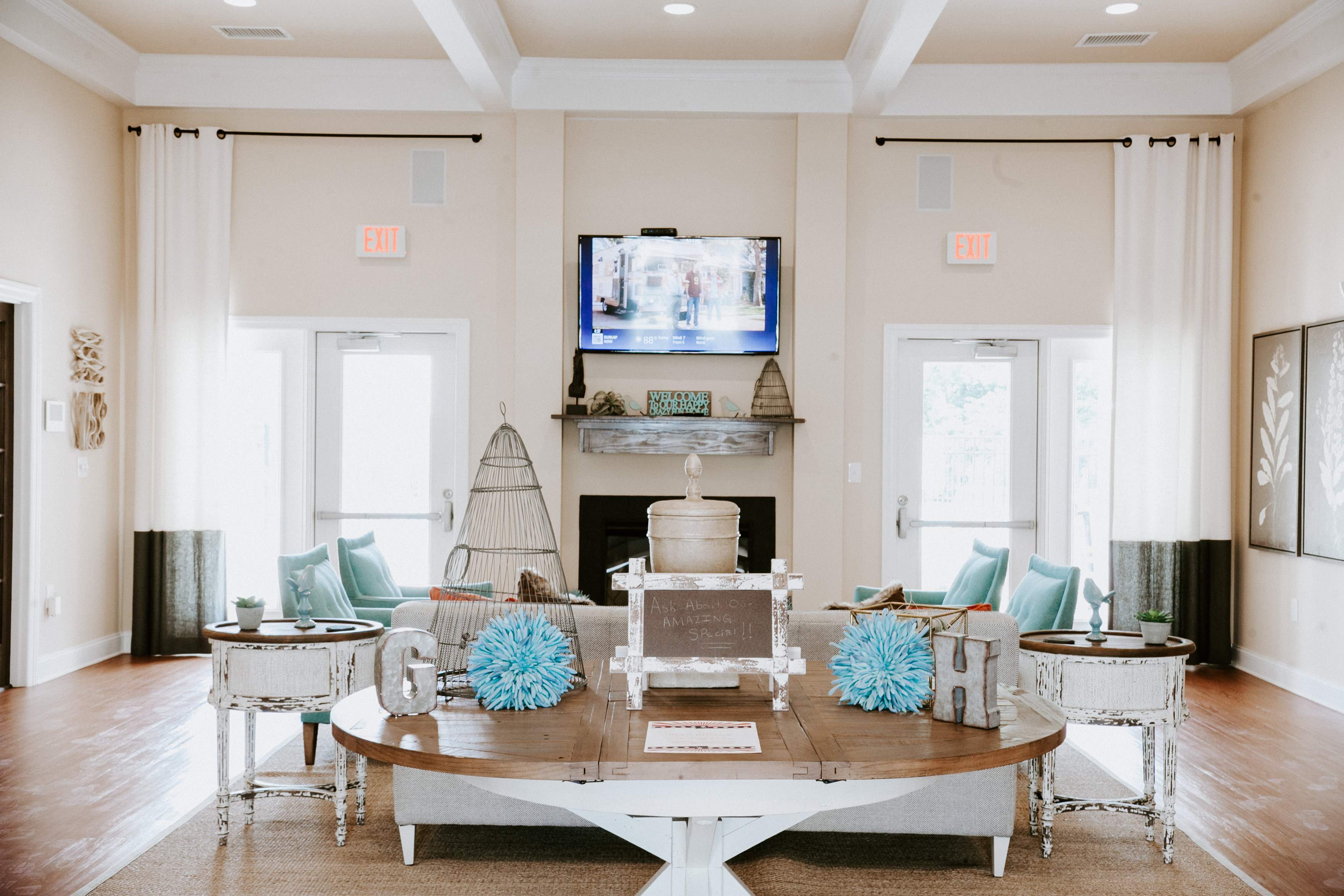 Hawthorne at the Hollow Image 16