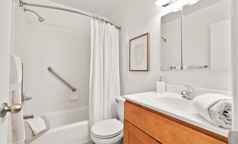 Manor House Apartments Image 17