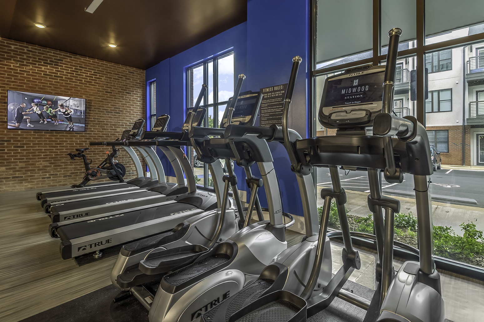 Midwood Station Image 18