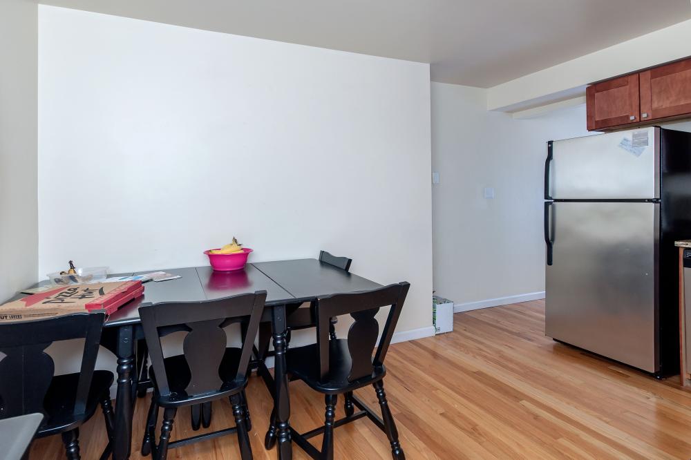 Courtyard on Wharton Image 4