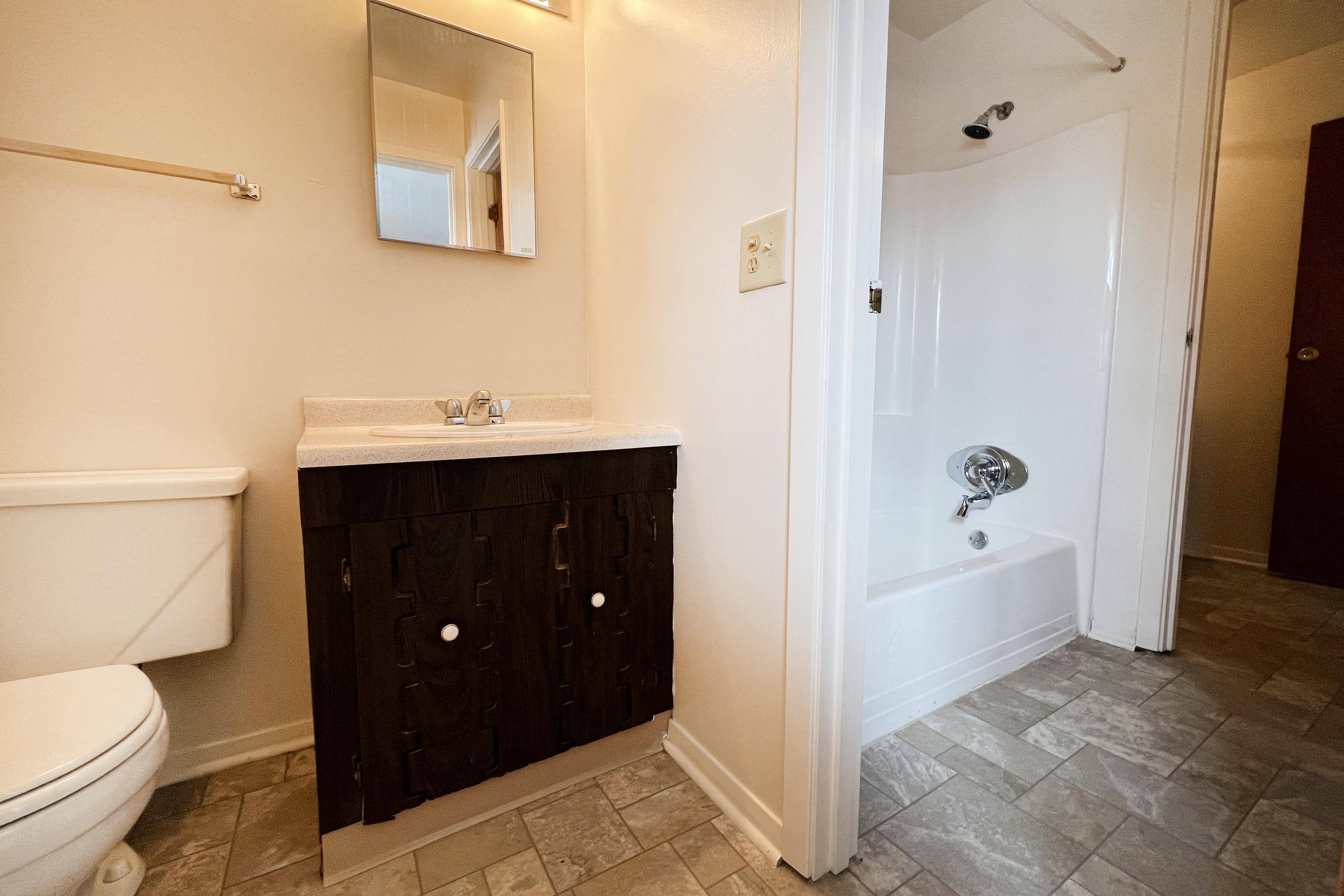 Four Worlds Apartments Image 44