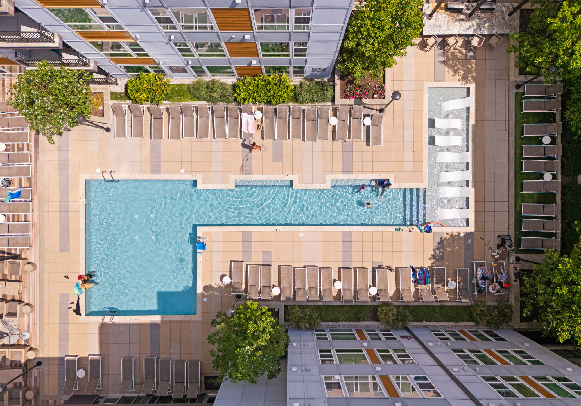 Uptown 550 Image 1