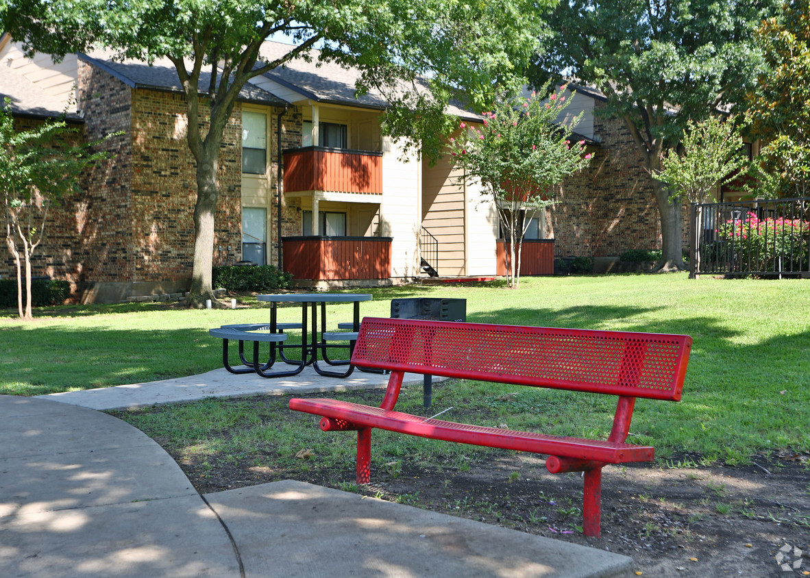 The Park at Wintergreen Apartments | DeSoto, TX | Outdoor Area