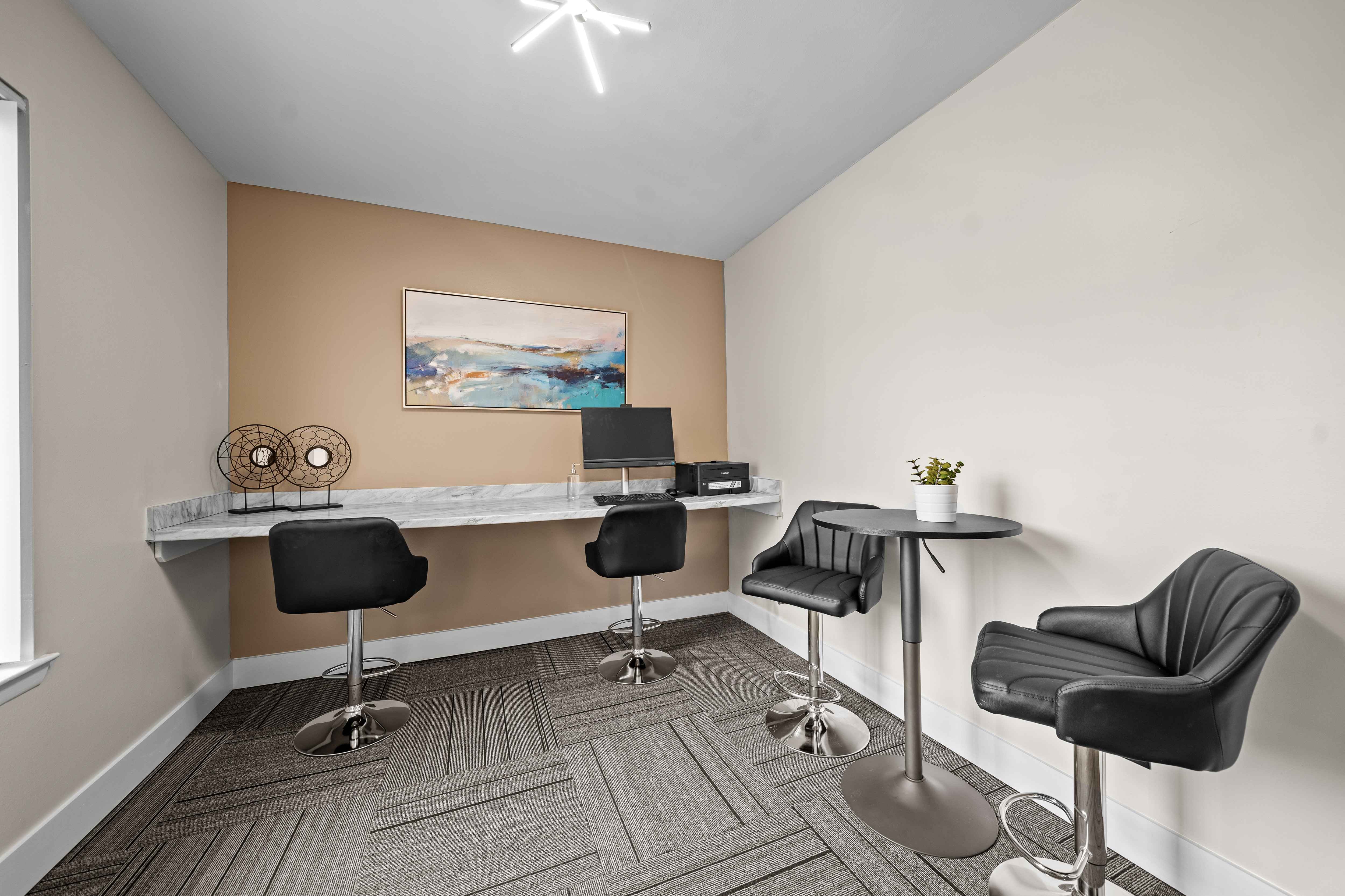 Business center at Knottingham Apartments in Clinton Township, MI.