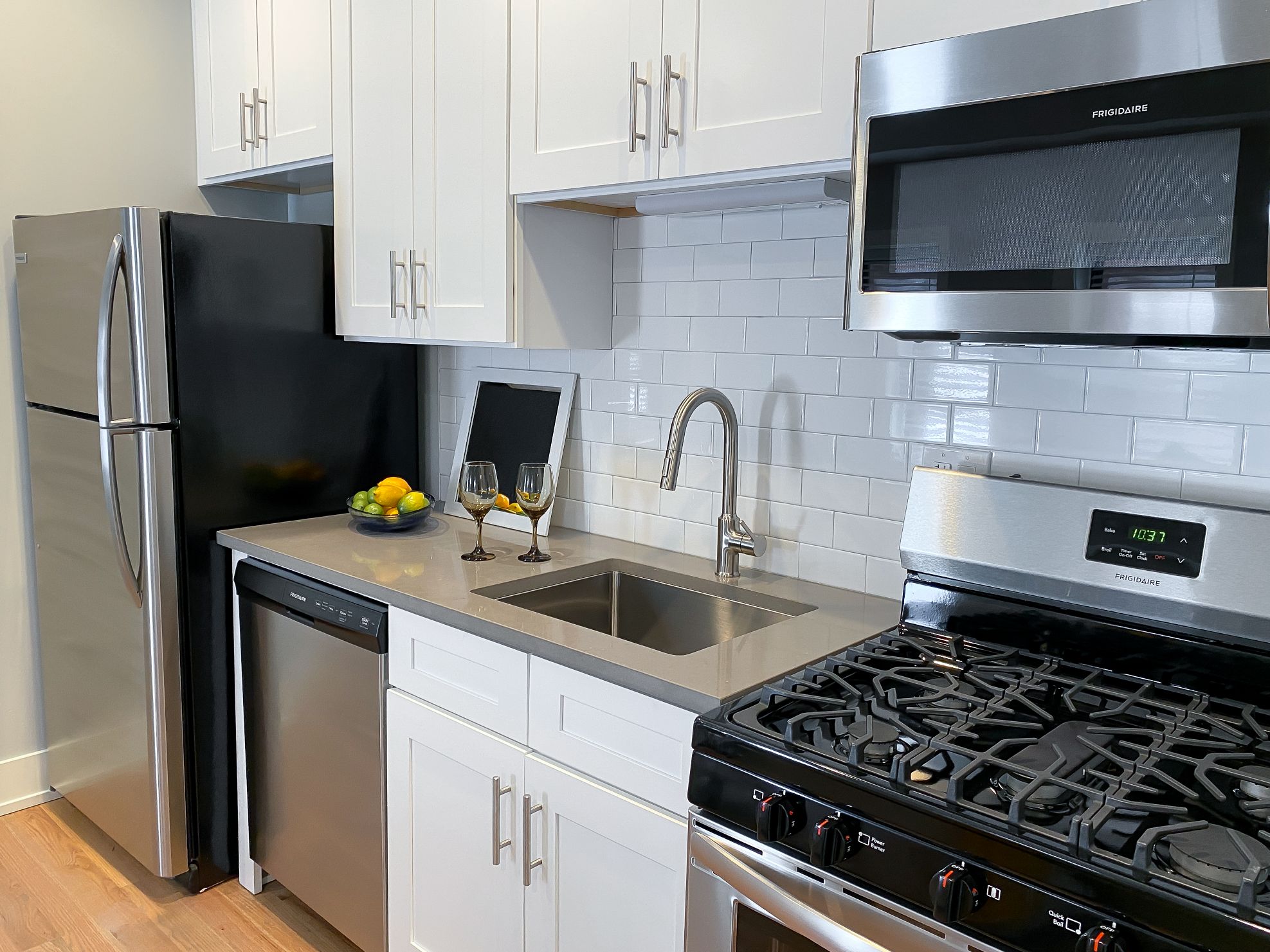 354-58 W. Dickens / 2103-11 N. Sedgwick Image 3