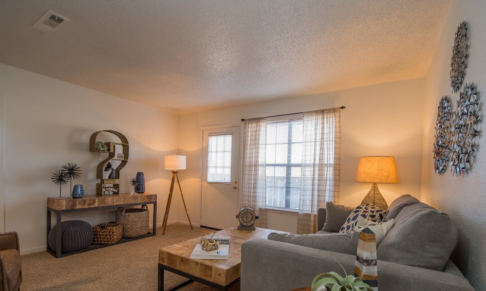 Waters Edge Apartments Image 9