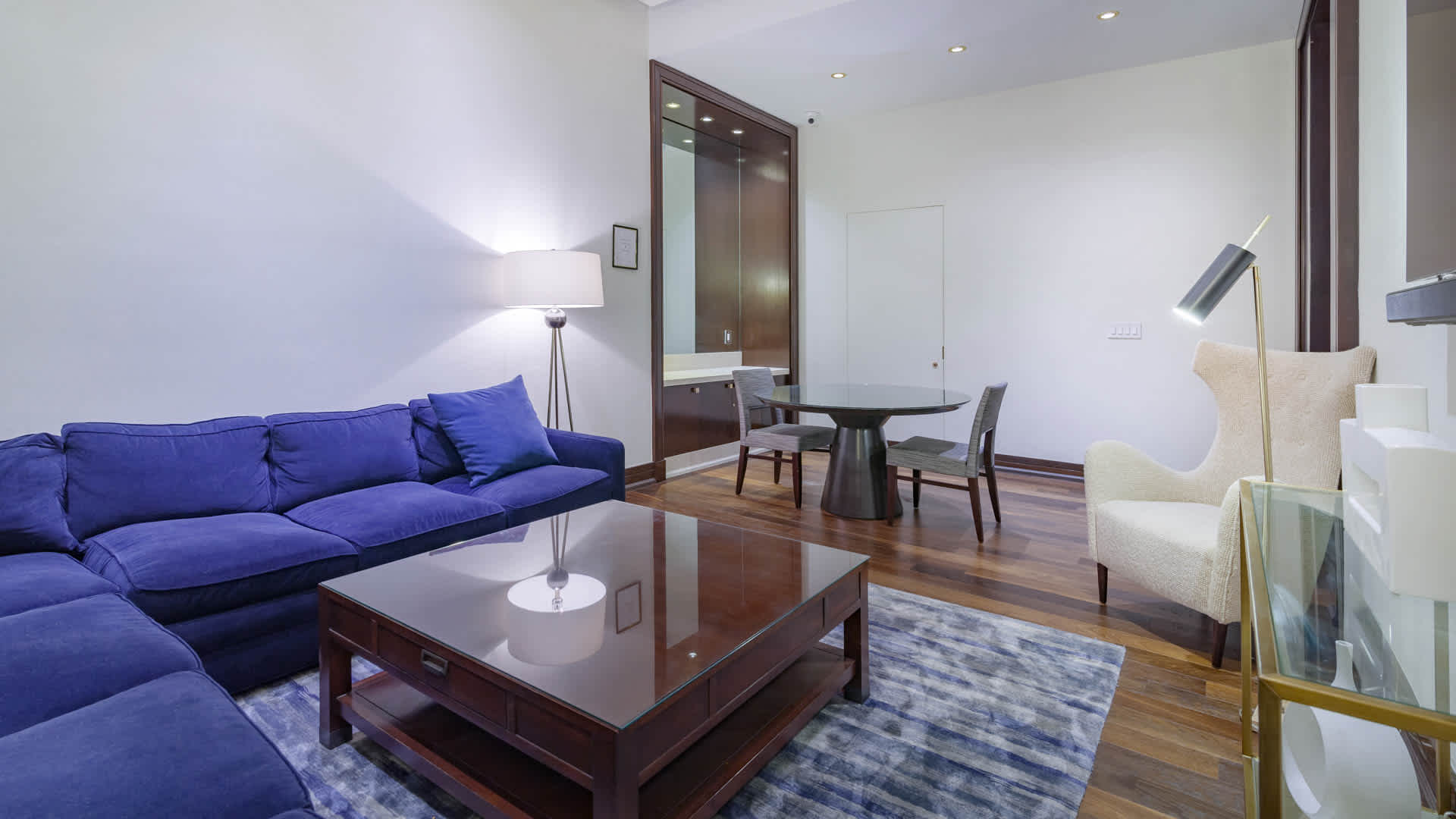 140 Riverside Boulevard Image 30