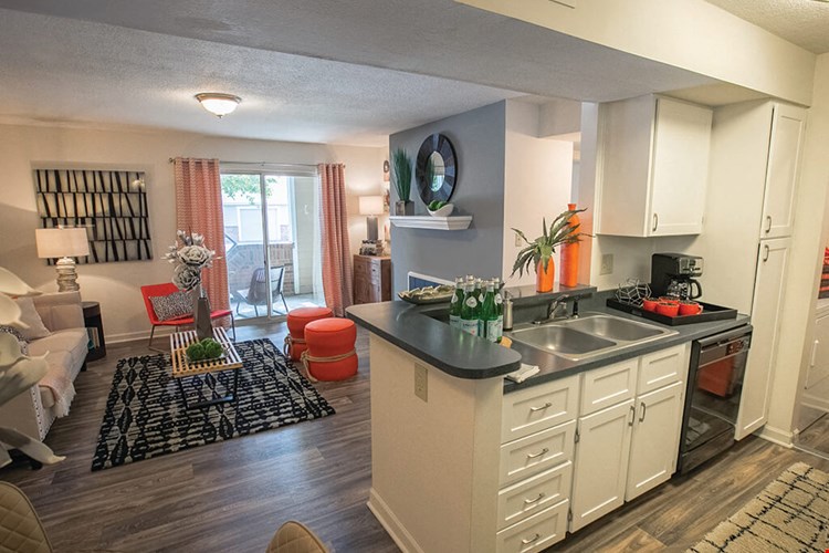 Saw Mill Village Apartments Image 11