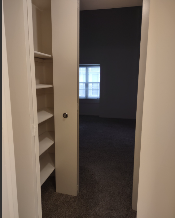Marlboro Classic Apt & Redwood Square Image 75
