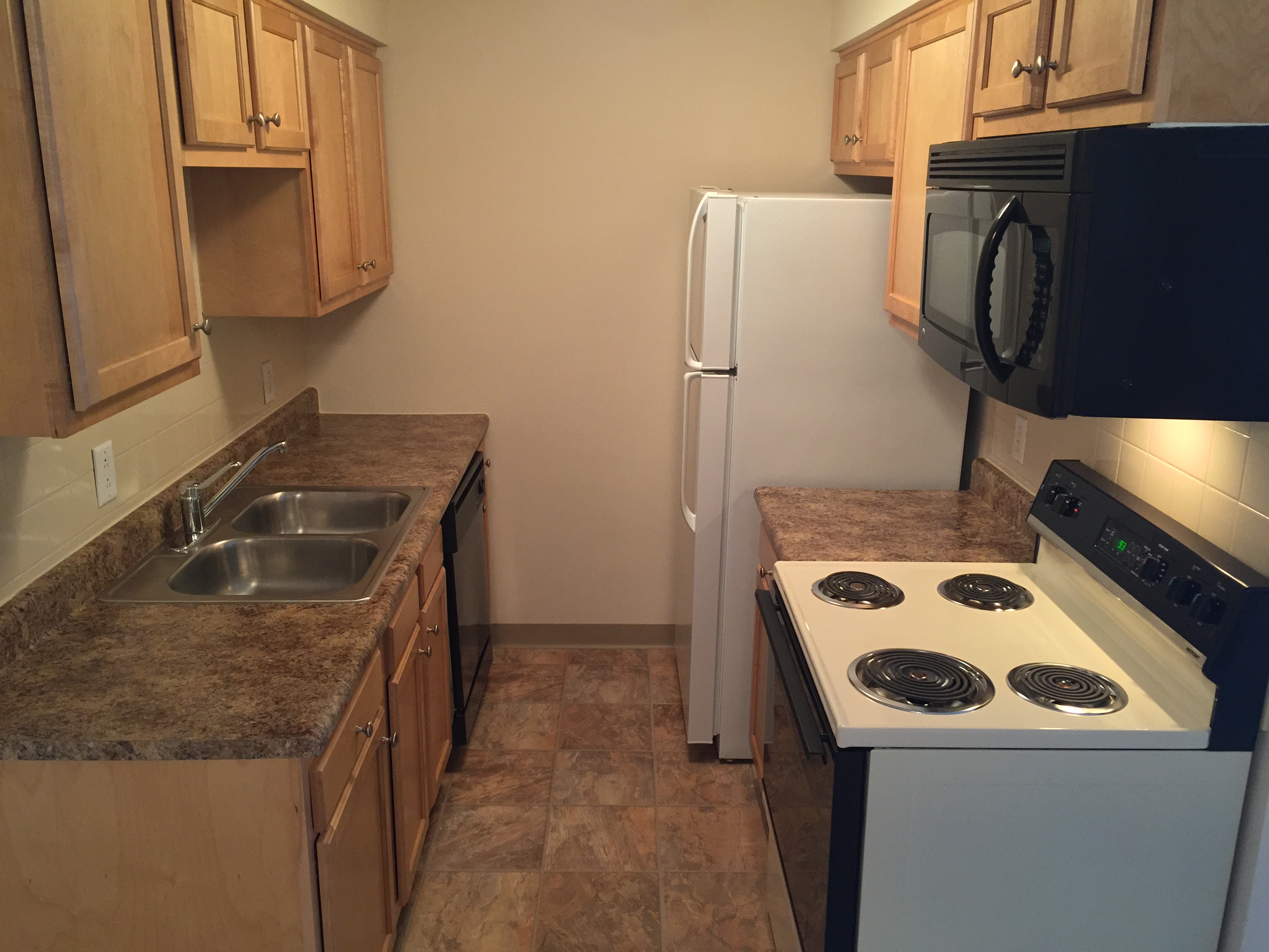 Emerson Square Apartments Image 2