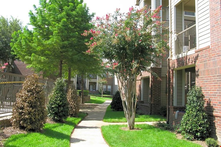 Larkin Apartment Homes Image 49