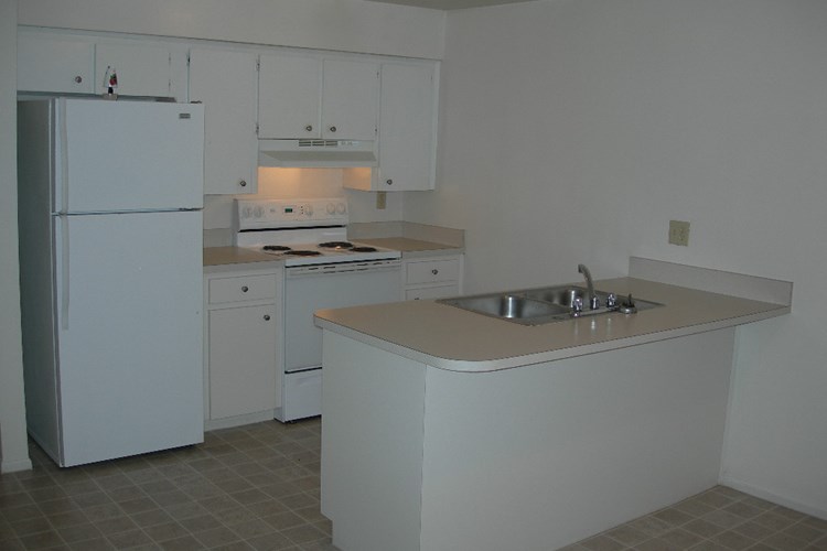 Colonial Square Apartments Image 10