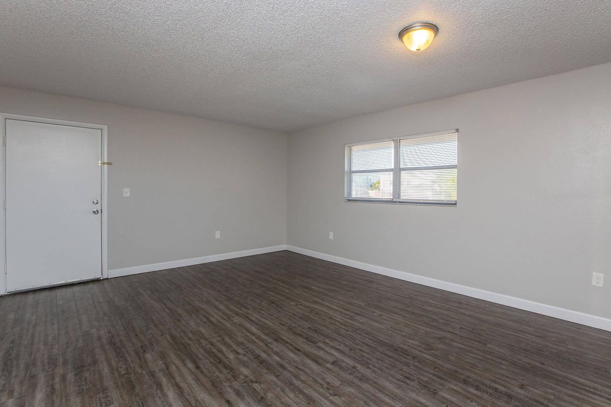 Armature Lake Apartments Image 6