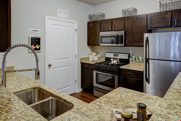 Algonquin Square Apartment Homes Image 1