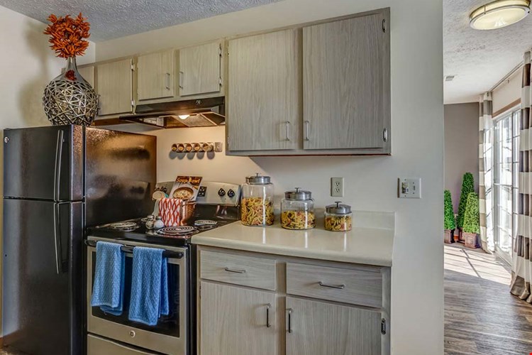 Heathermoor and Bedford Commons Apartments Image 7