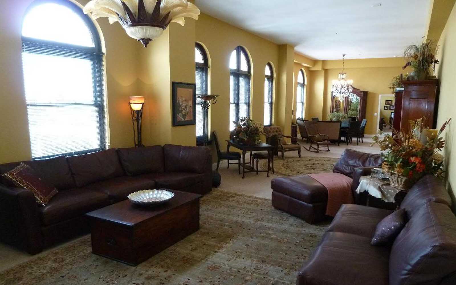 Towers at the Majestic Image 4