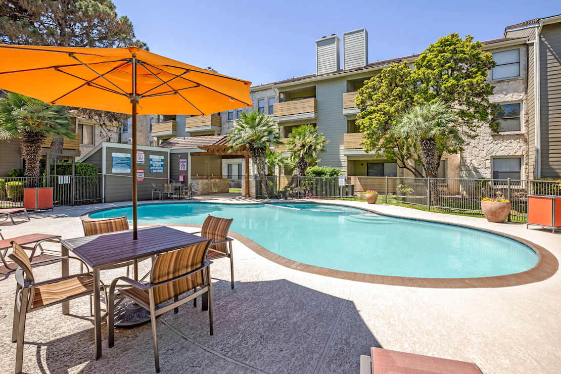 Turtle Creek Vista Apartments Image 1
