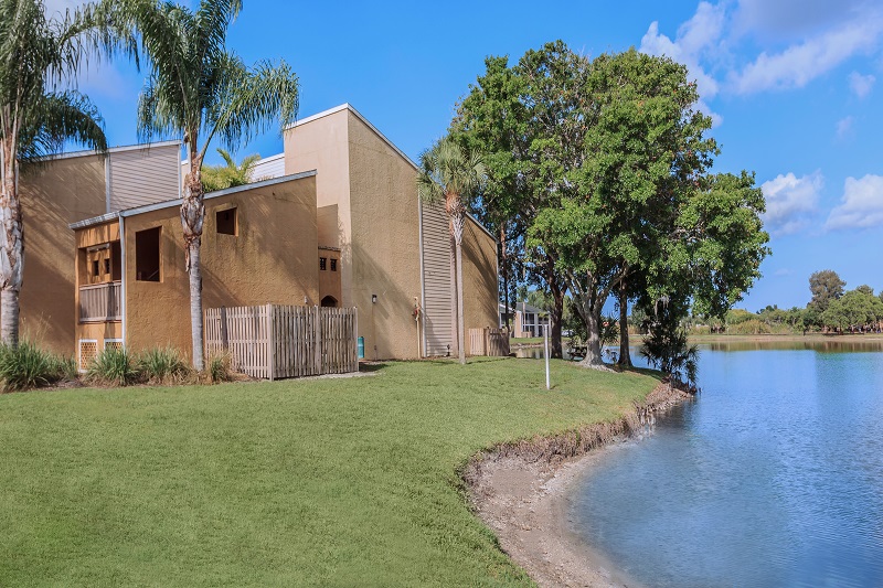 Fountain Lake Bradenton Image 19