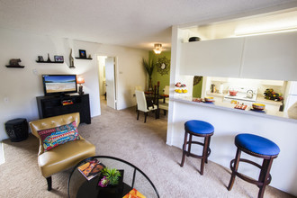 Pacific Oaks Image 16