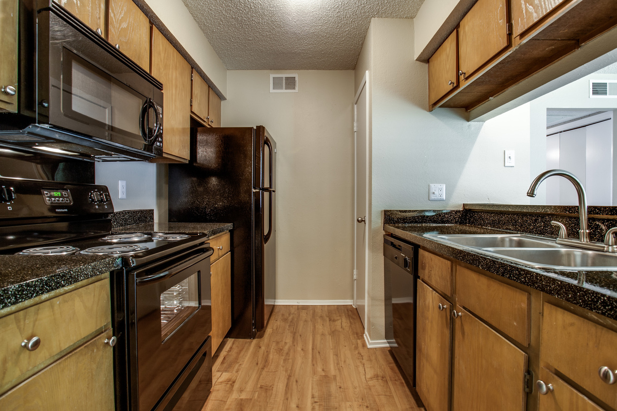 Whispering Oaks Image 3