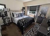Laurel Village Apartments Image 14