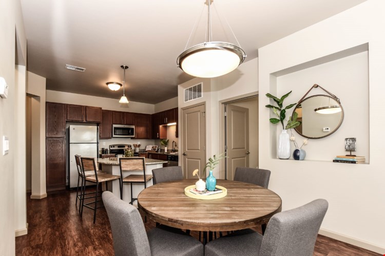 The Residences at the Streets of St Charles Image 15