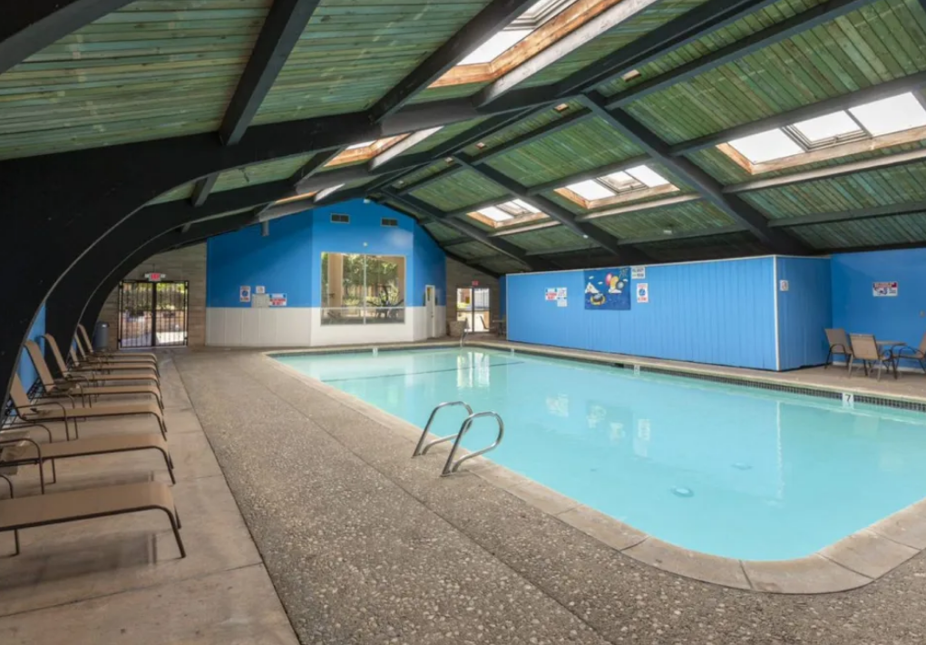 St Moritz Garden Apartments Image 1