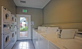 Twin Lakes Apartments Image 11