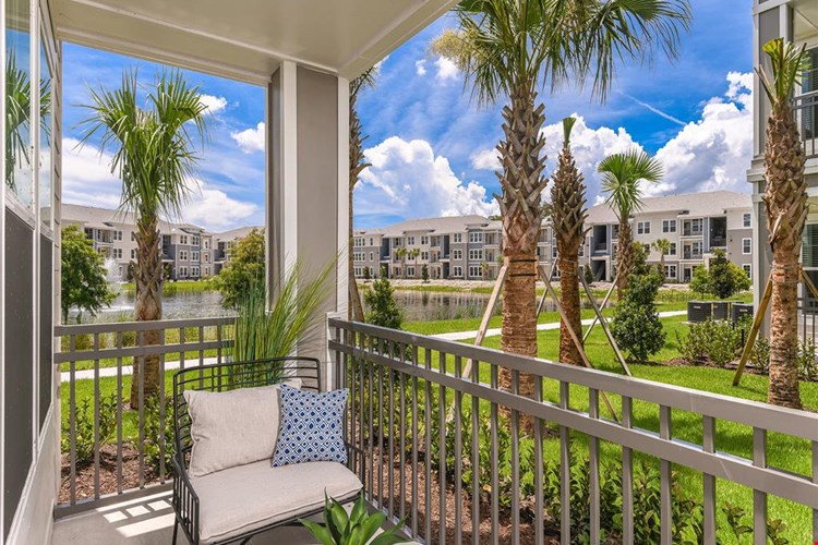 Lenox at Bloomingdale Image 7