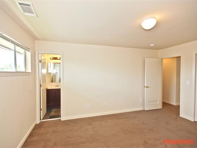 Esquire Apartments Image 5