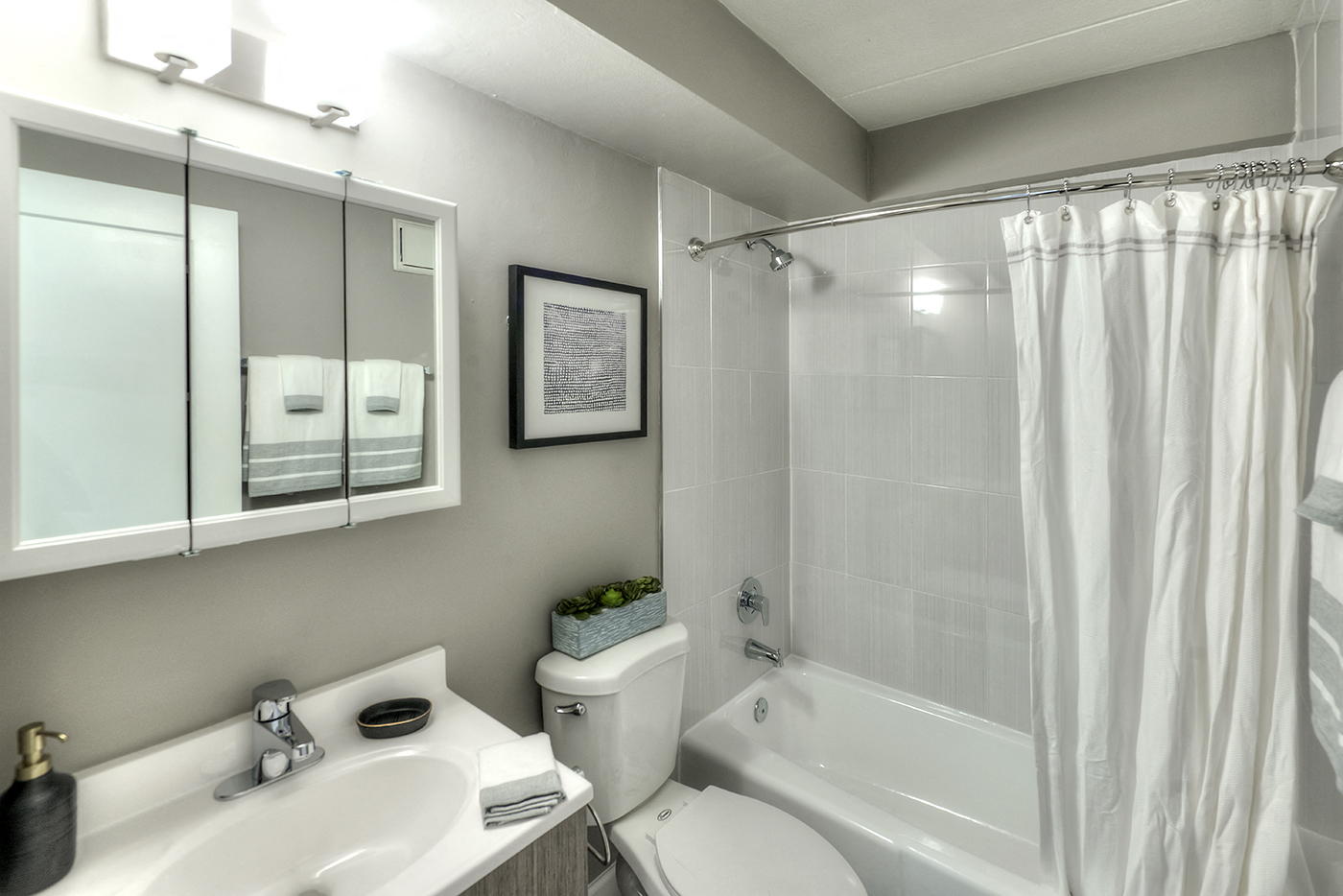 Axis at Westmont Image 19