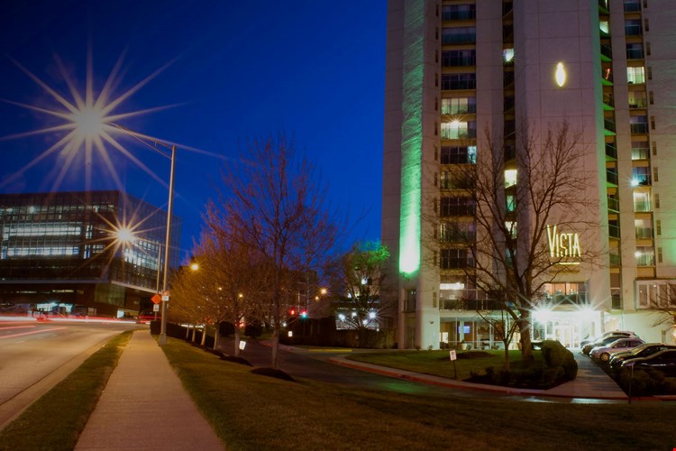 Vista Condominiums Image 2