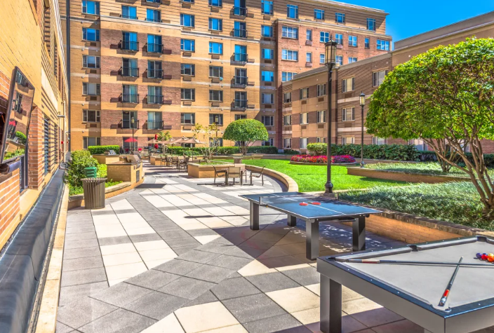 55 Riverwalk Place Image 2