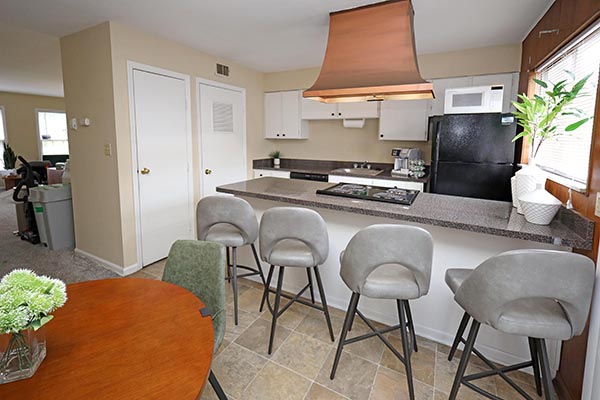 Colonial Park Townhomes Image 4